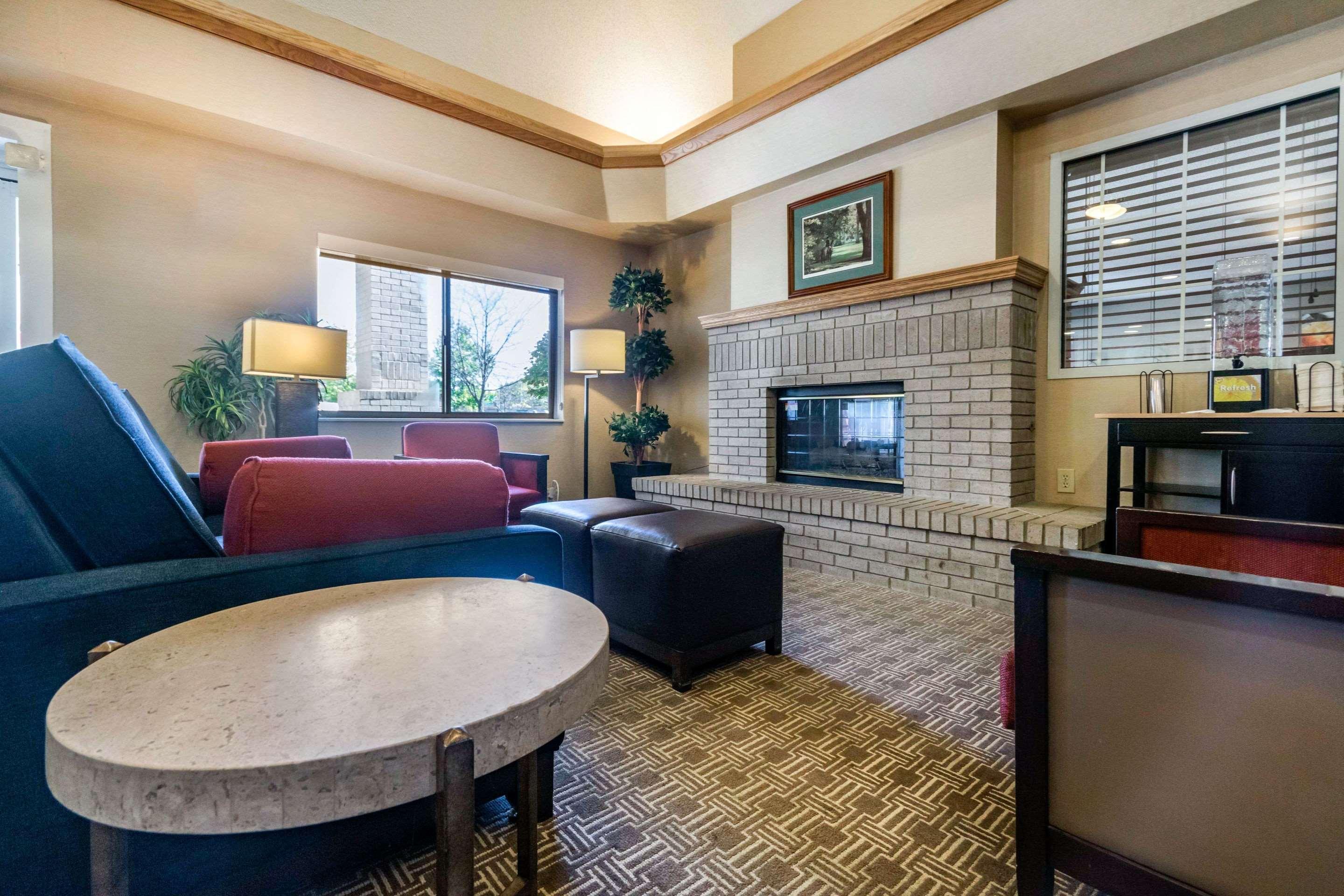 Comfort Suites Keeneland Lexington Exterior foto